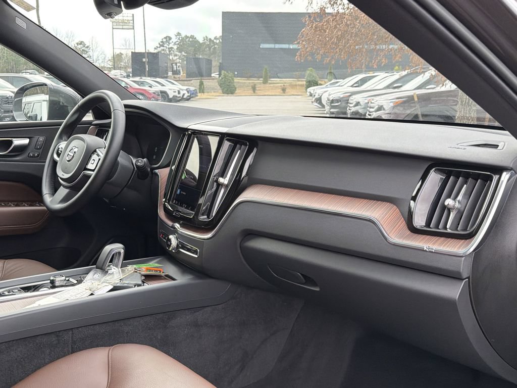 Used 2023 Volvo XC60 T8 Plus AWD/4WD image 20