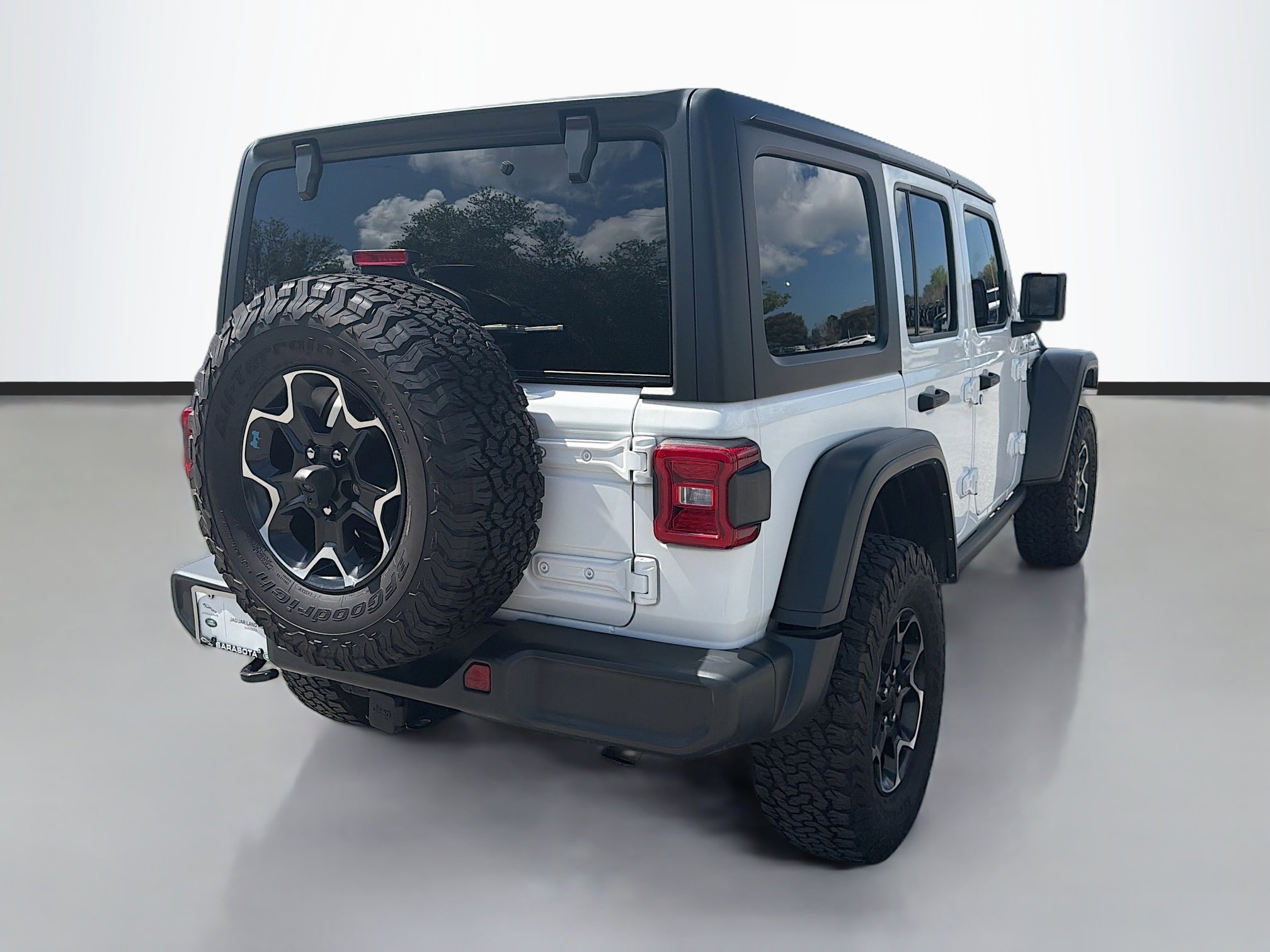 Used 2022 Jeep Wrangler Unlimited Rubicon 4xe w/ Cold Weather Group image 5