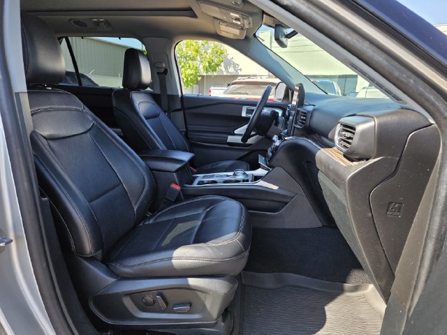 Certified 2024 Ford Explorer Limited w/ Limited Technology Package RWD image 32