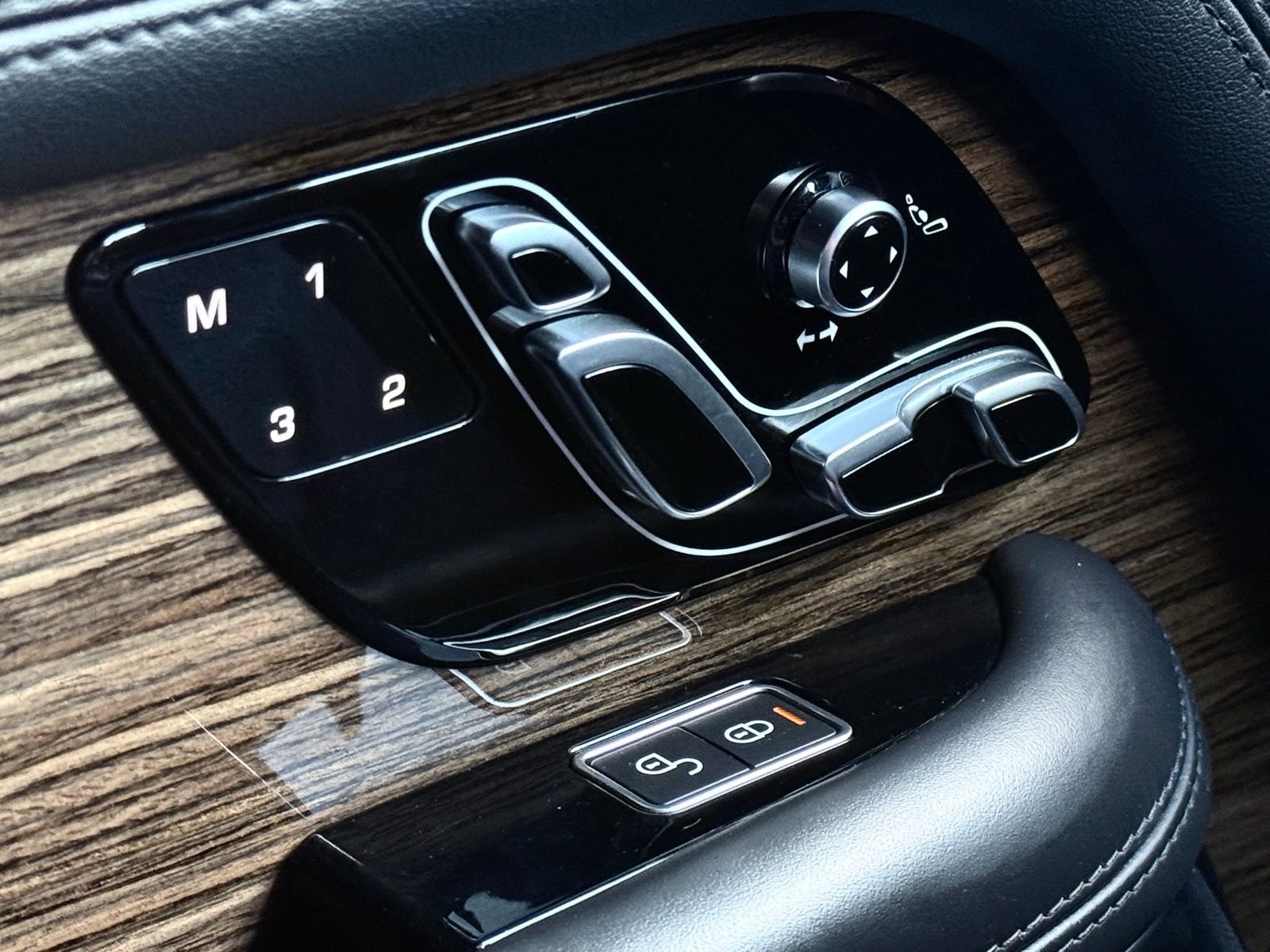 Used 2018 Land Rover Range Rover Supercharged image 31