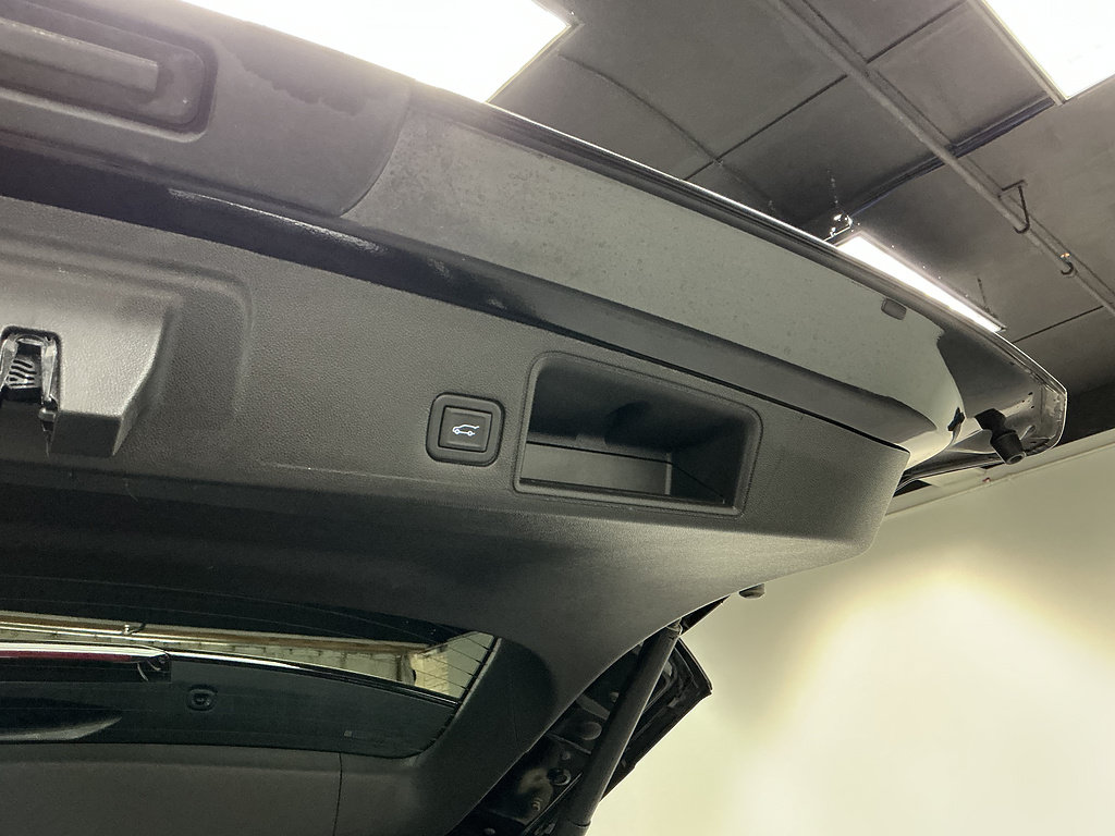 Used 2024 GMC Terrain AT4 w/ LPO, Floor Liner Package AWD/4WD image 25
