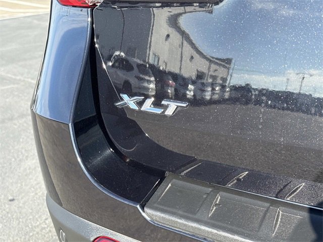 Used 2023 Ford Explorer XLT w/ Equipment Group 202A image 4