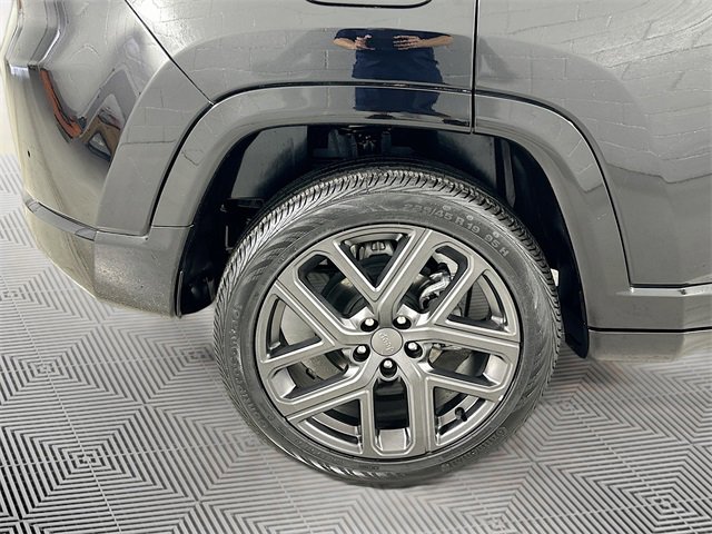 Used 2024 Jeep Compass Limited w/ High Altitude Package image 30