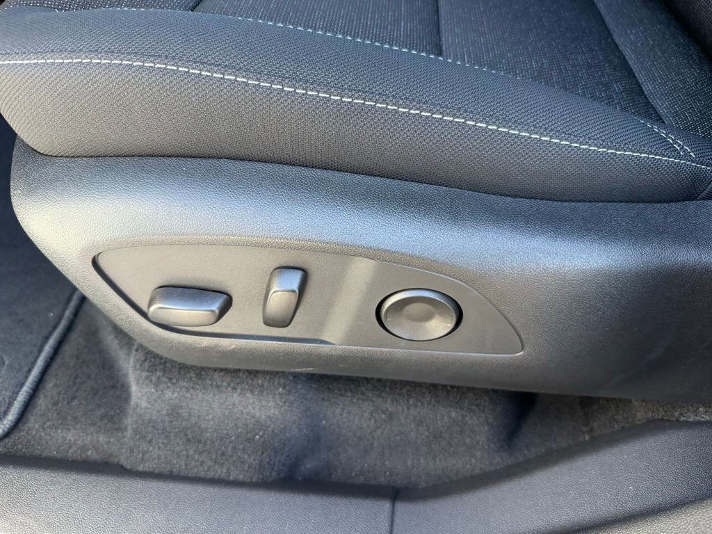 New 2026 Chevrolet Traverse LT image 12