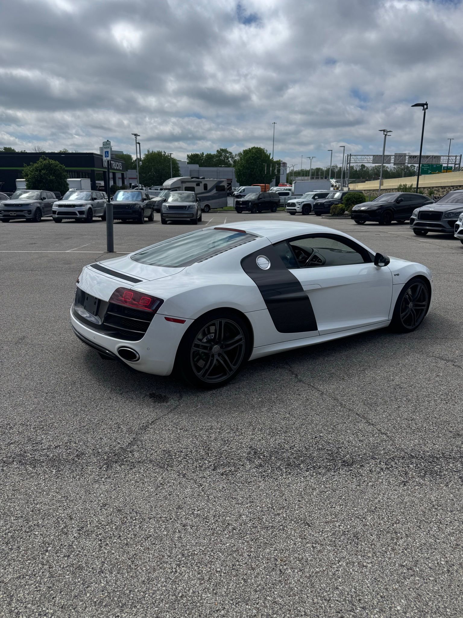 Used 2012 Audi R8 V10 AWD/4WD image 6