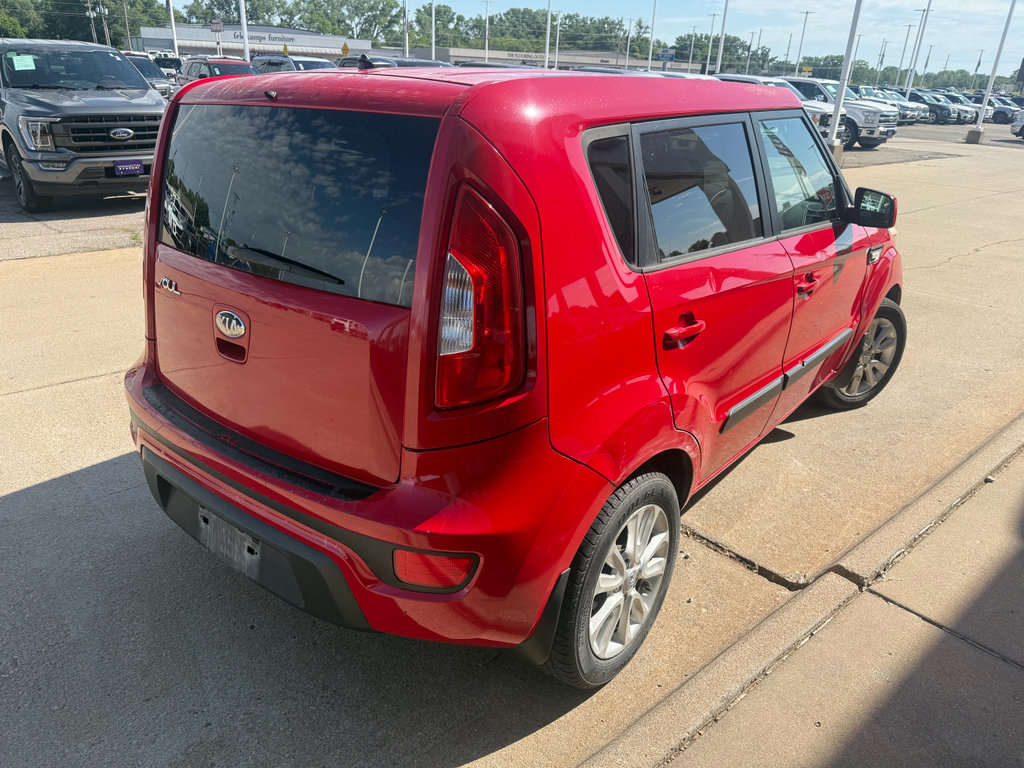 Used 2013 Kia Soul FWD image 6