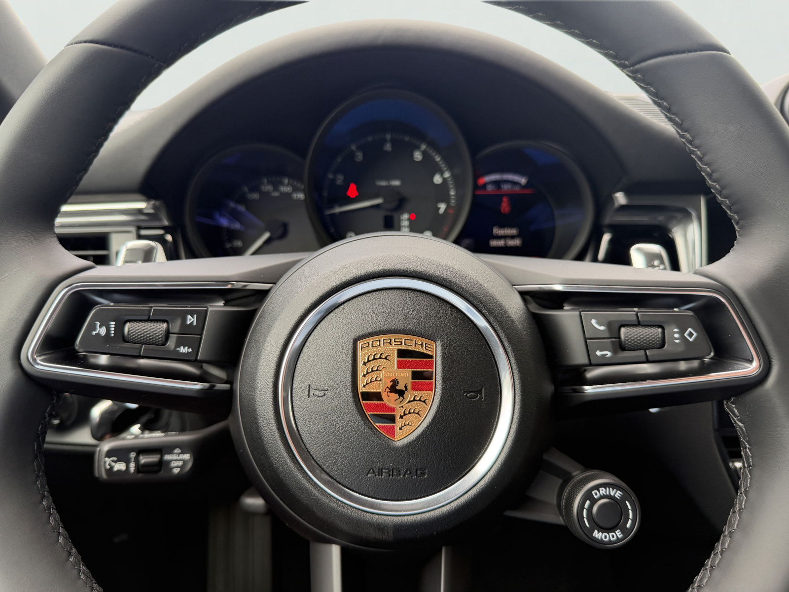 New 2026 Porsche Macan AWD/4WD image 34