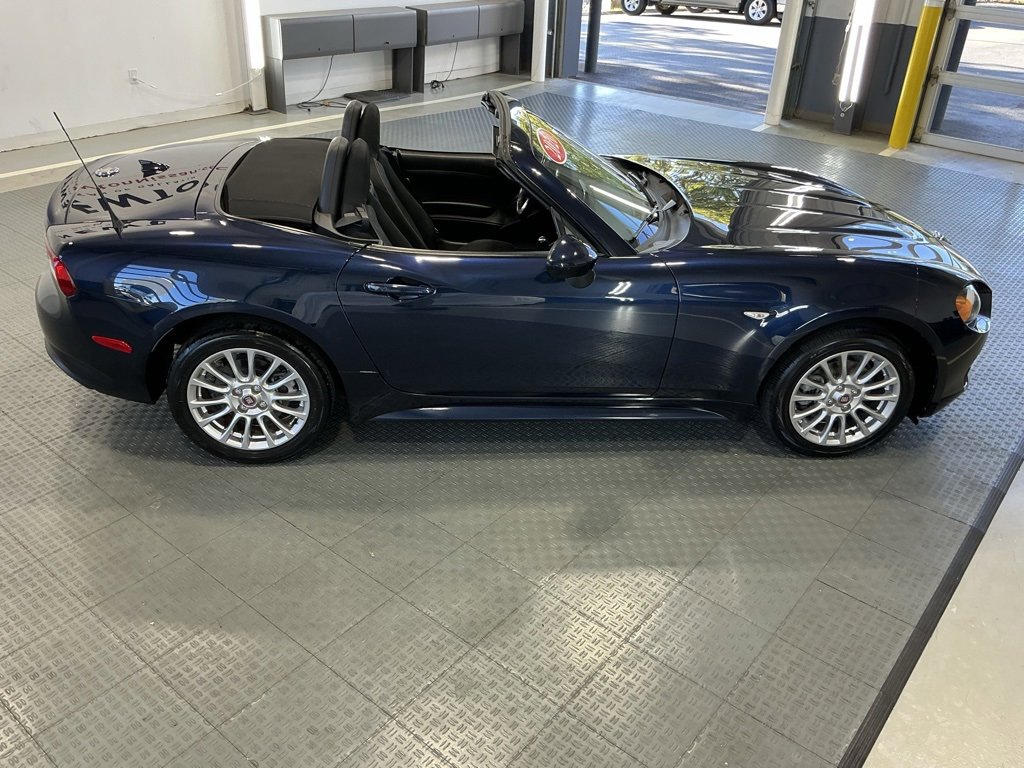 Used 2020 FIAT 124 Spider Classica w/ Technology Group image 16