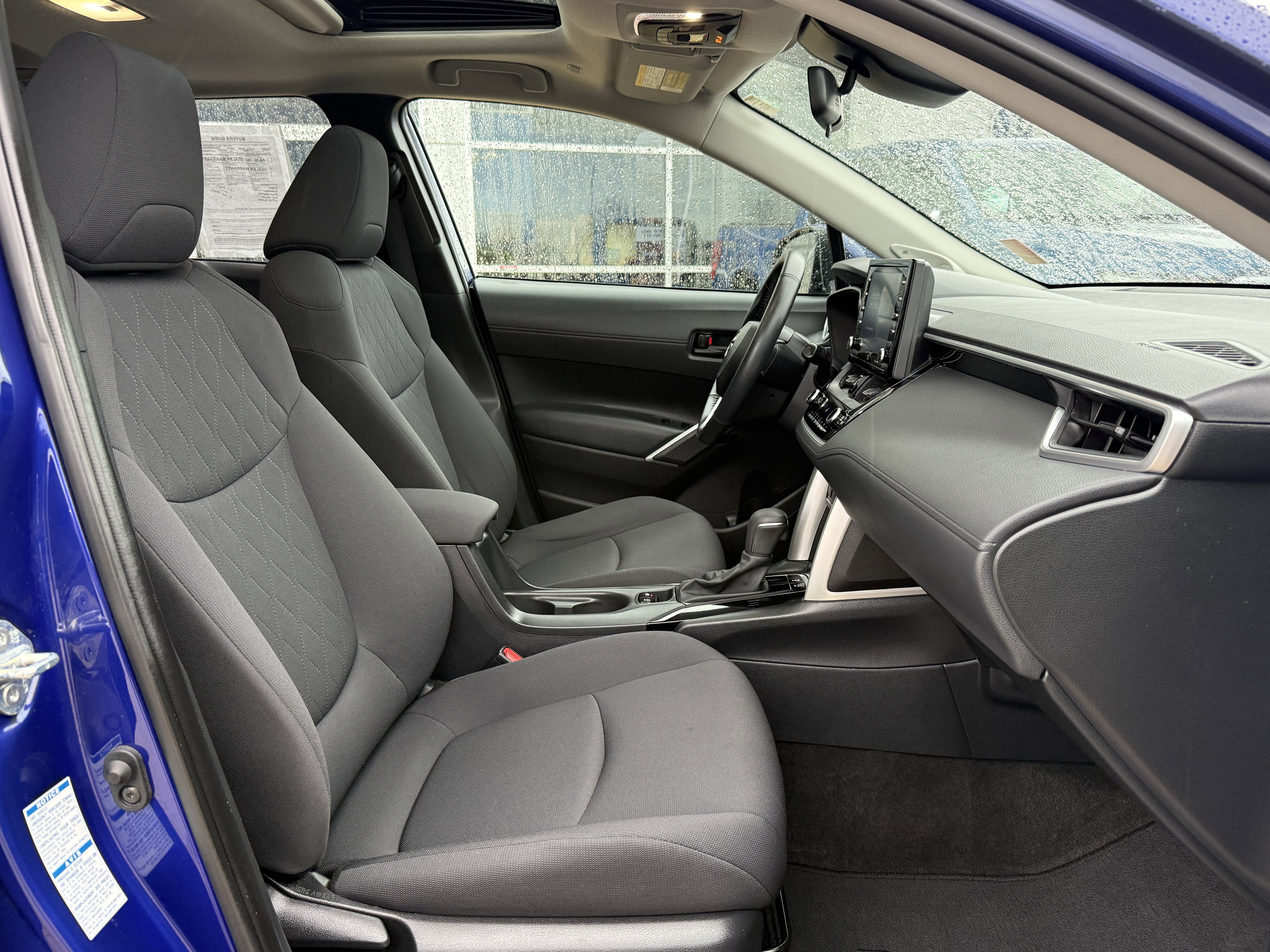 Used 2022 Toyota Corolla Cross LE w/ Moonroof Package image 5