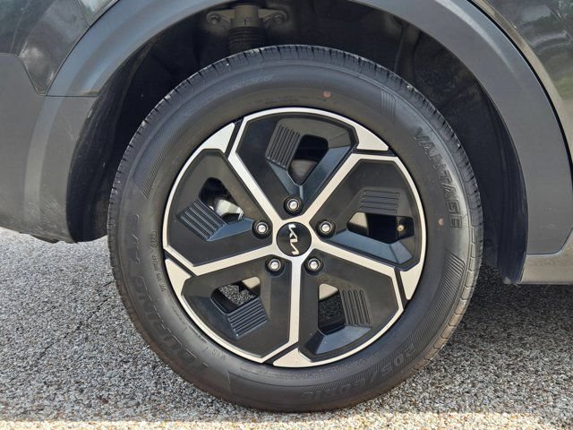 Used 2025 Kia Niro LX FWD image 32