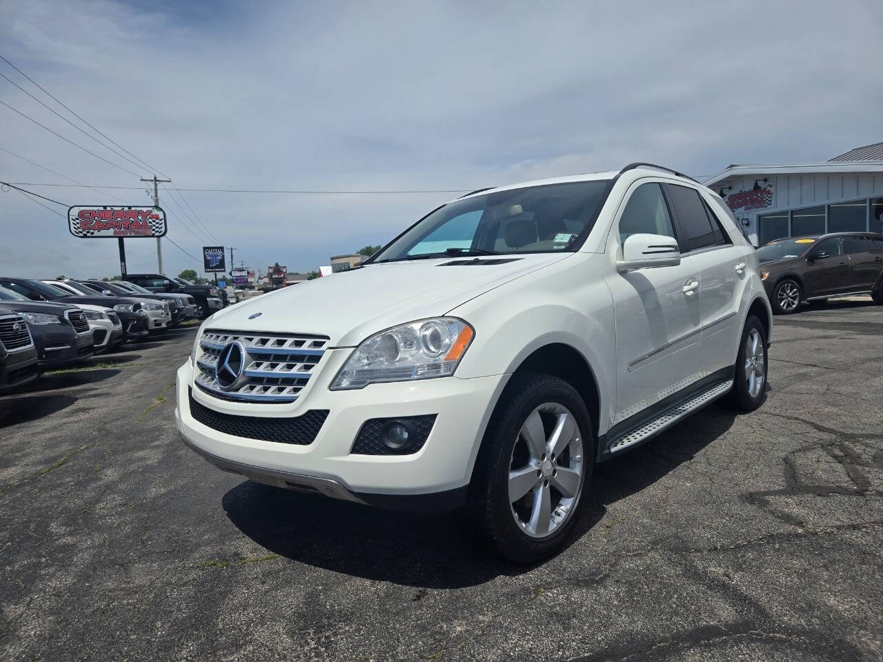 Used 2011 Mercedes-Benz ML 350 4MATIC image 2