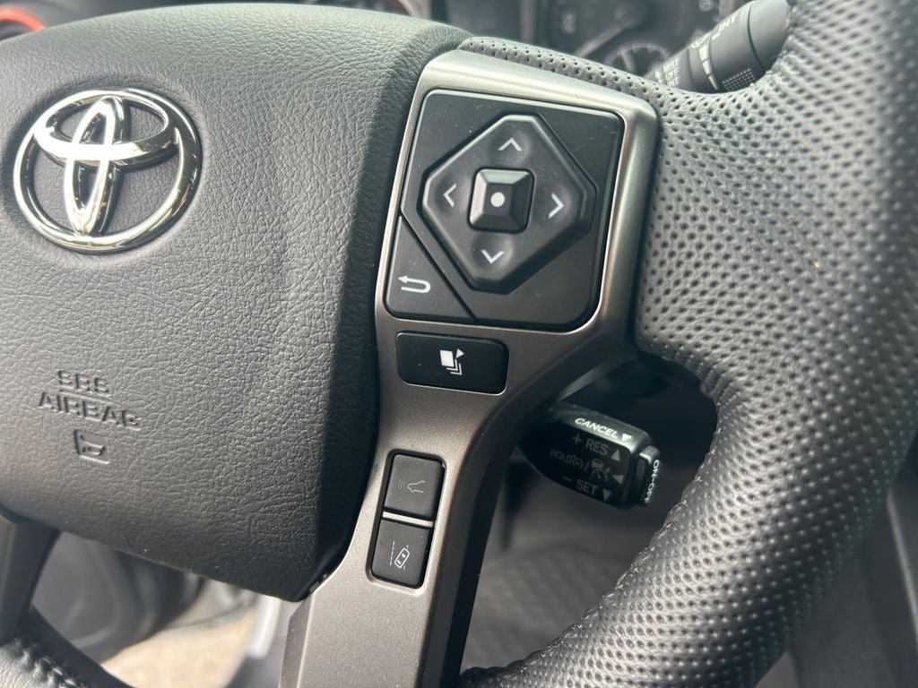 Used 2022 Toyota Tacoma SR5 AWD/4WD image 18