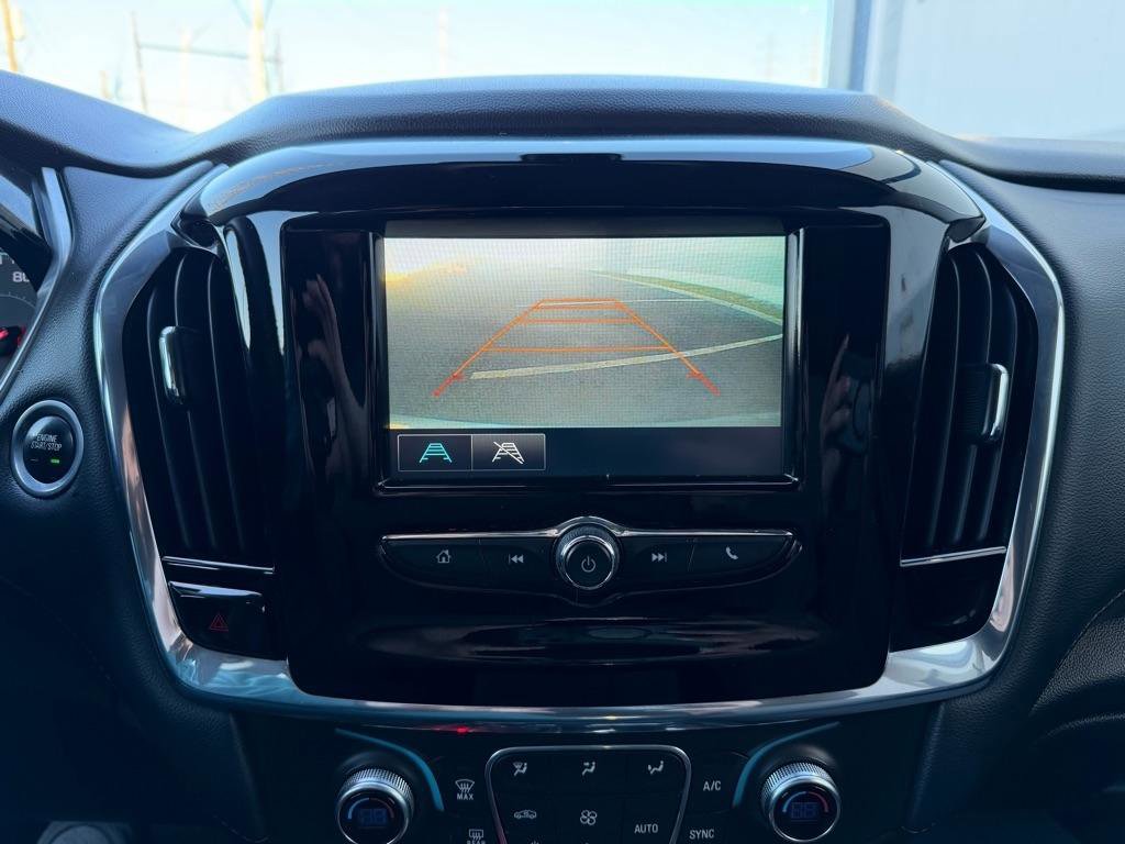 Used 2018 Chevrolet Traverse LS FWD image 32