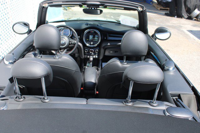 Used 2019 MINI Cooper S w/ Premium Package image 45