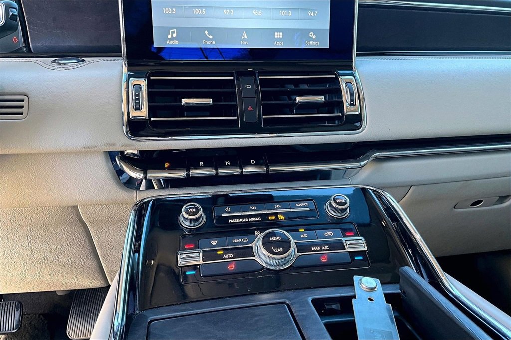 Used 2019 Lincoln Navigator Select image 30