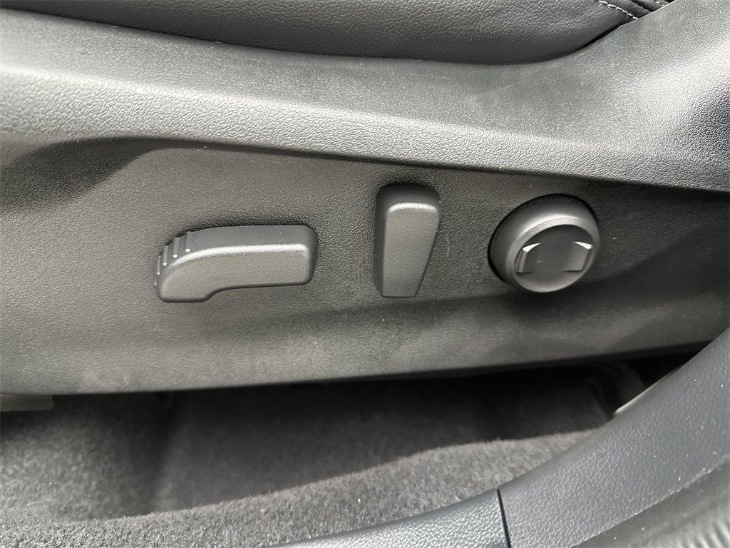 Used 2024 Subaru Forester Touring image 12