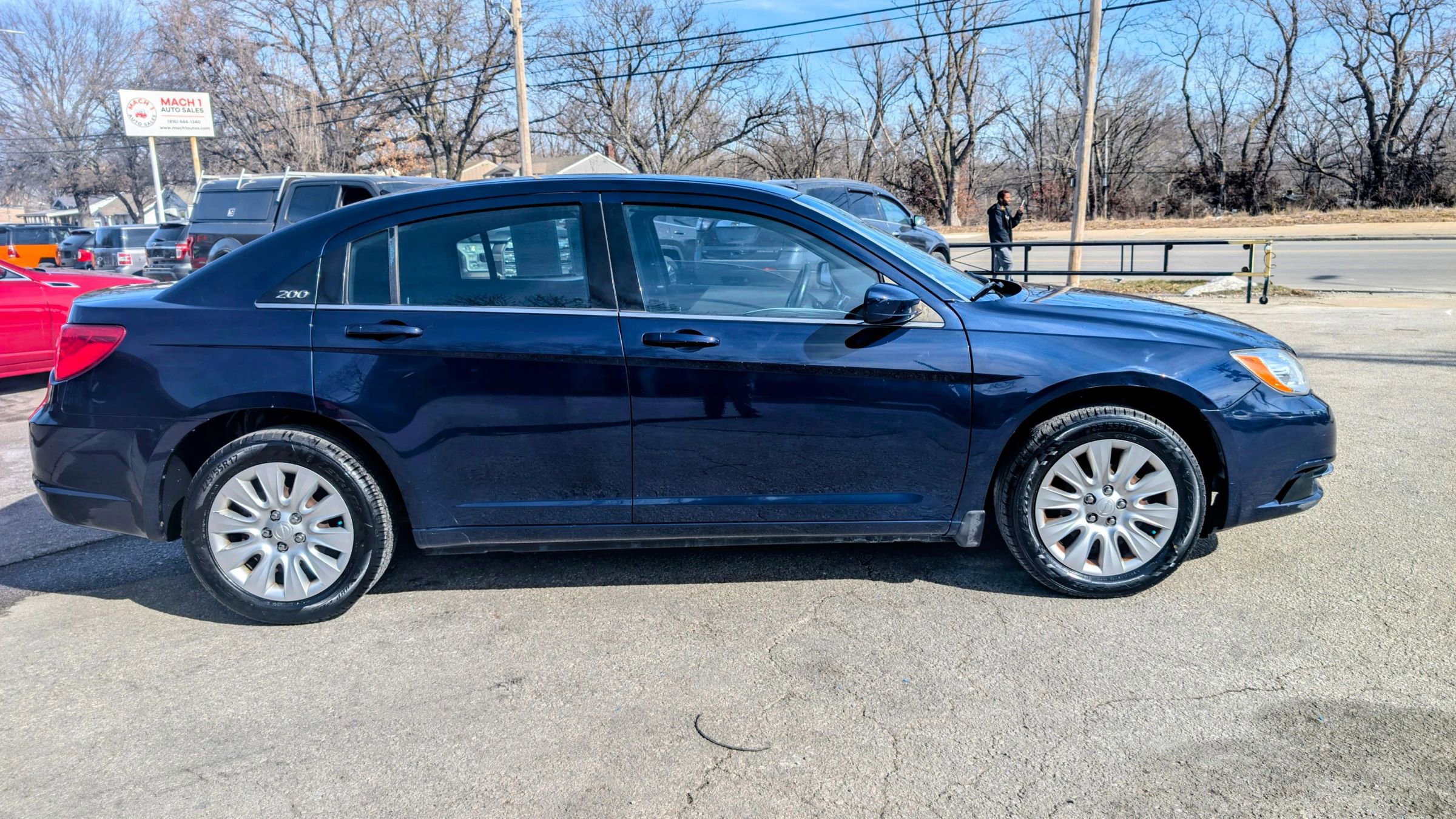Used 2014 Chrysler 200 LX FWD image 4