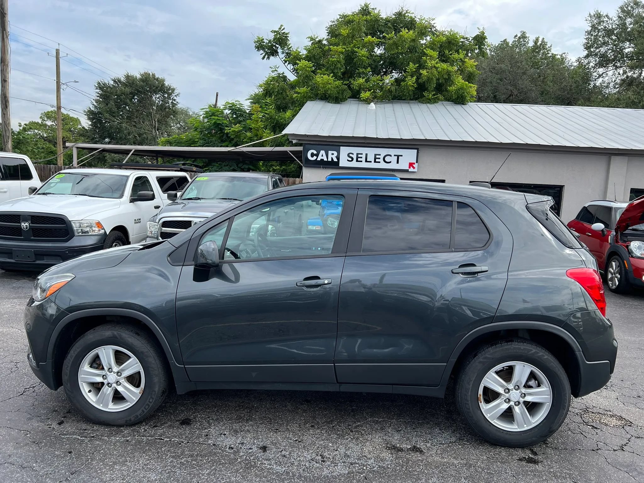 Used 2020 Chevrolet Trax LS w/ Tint and Cruise Package AWD/4WD image 8