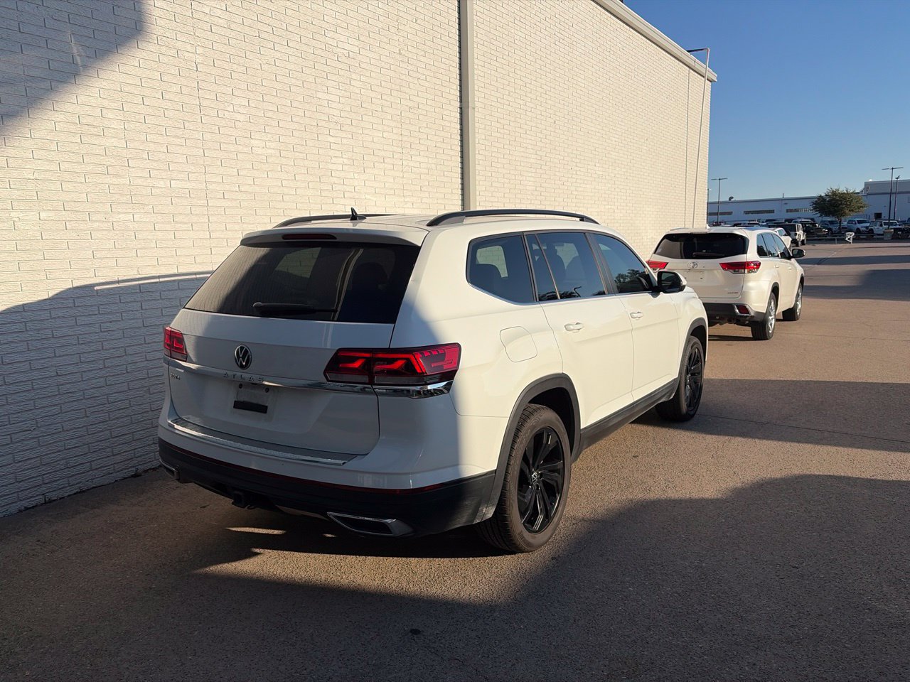 Used 2022 Volkswagen Atlas SE FWD image 3