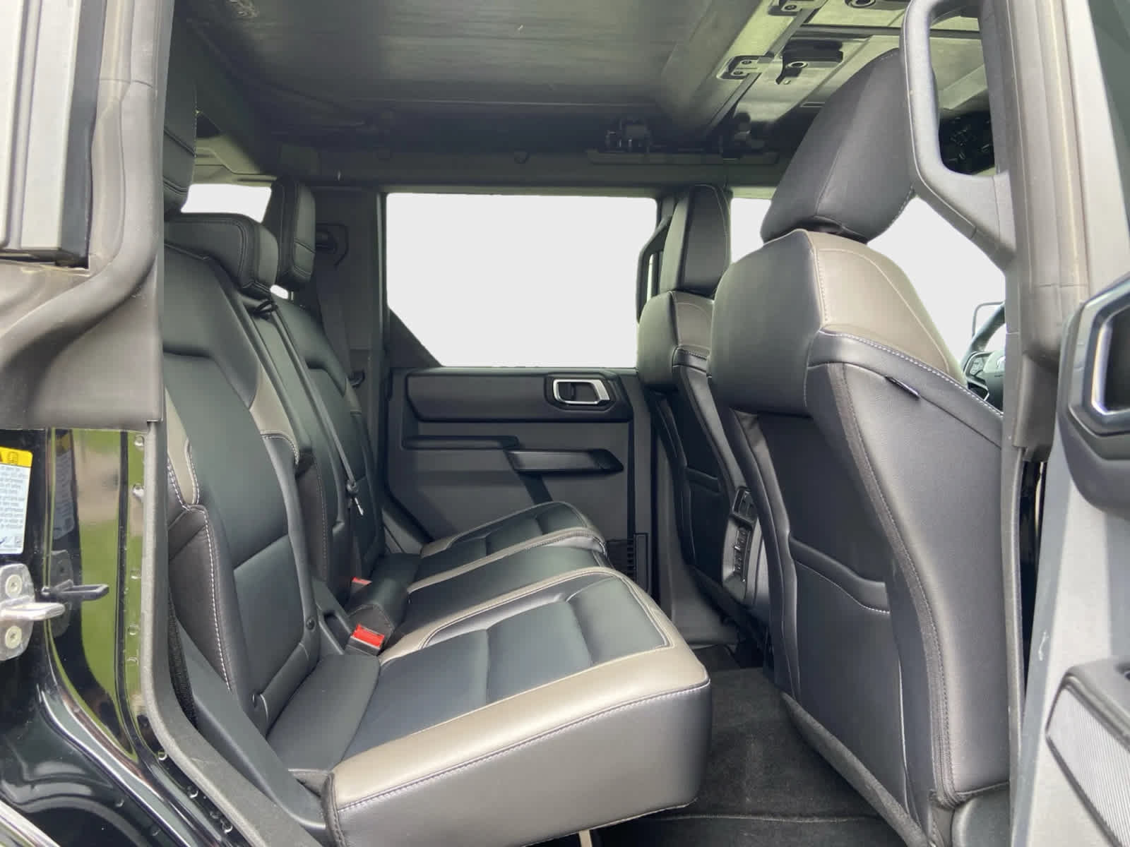 Used 2025 Ford Bronco Outer Banks AWD/4WD image 17