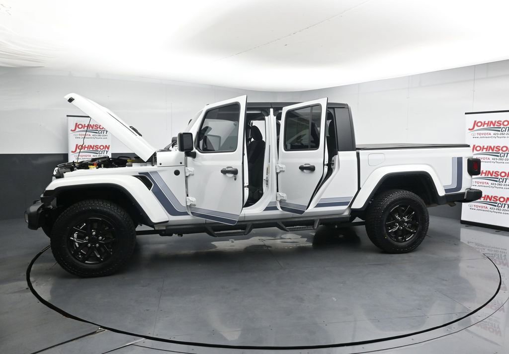 Used 2023 Jeep Gladiator Sport AWD/4WD image 42