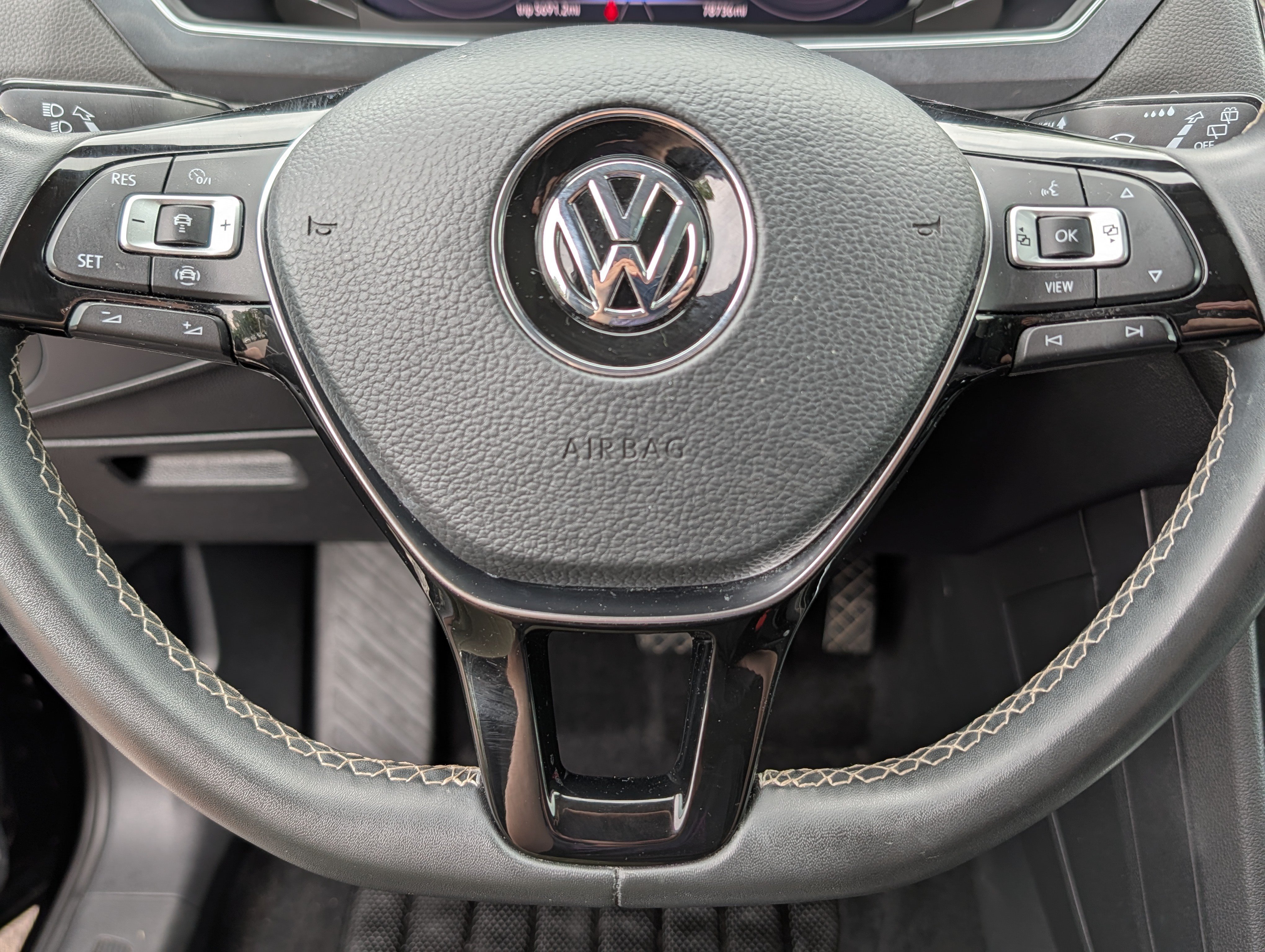 Used 2021 Volkswagen Tiguan SEL w/ 3-Row Tiguan MDO Package AWD/4WD image 25