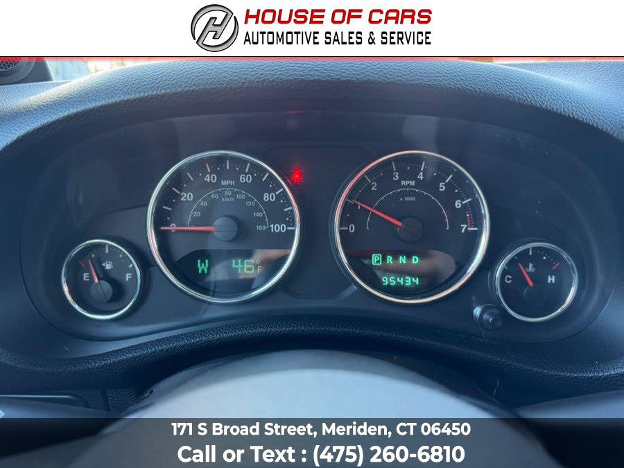 Used 2012 Jeep Wrangler Rubicon w/ Dual Top Group AWD/4WD image 27