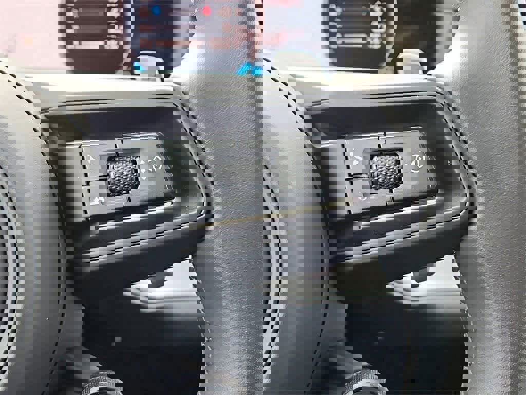 Used 2025 Porsche Cayenne S image 32