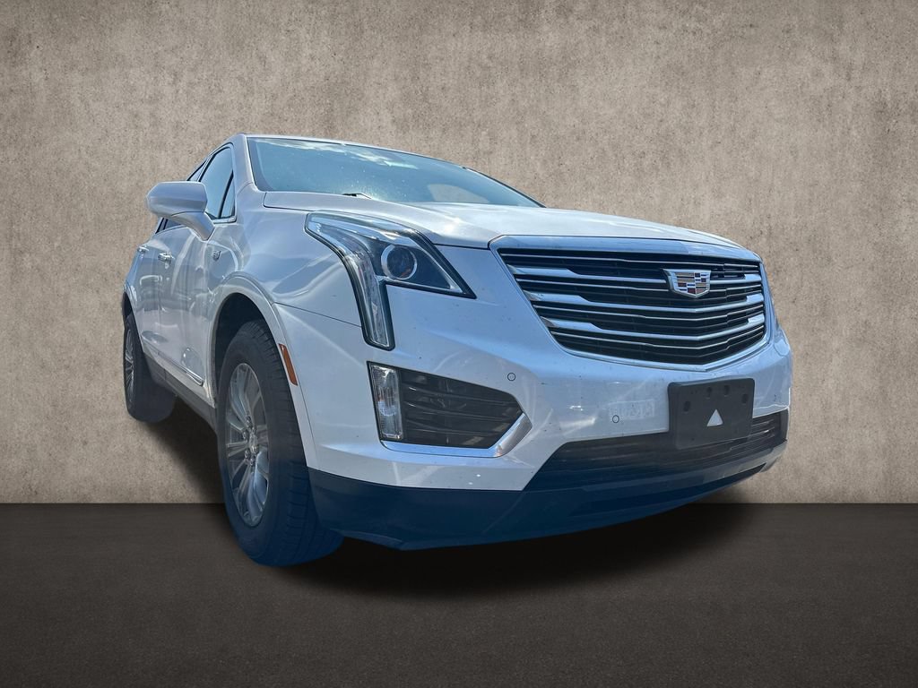 Used 2017 Cadillac XT5 Luxury FWD image 2