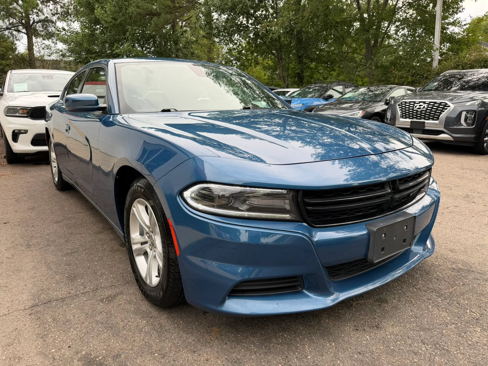 Used 2021 Dodge Charger SXT w/ Leather Interior Group RWD image 4