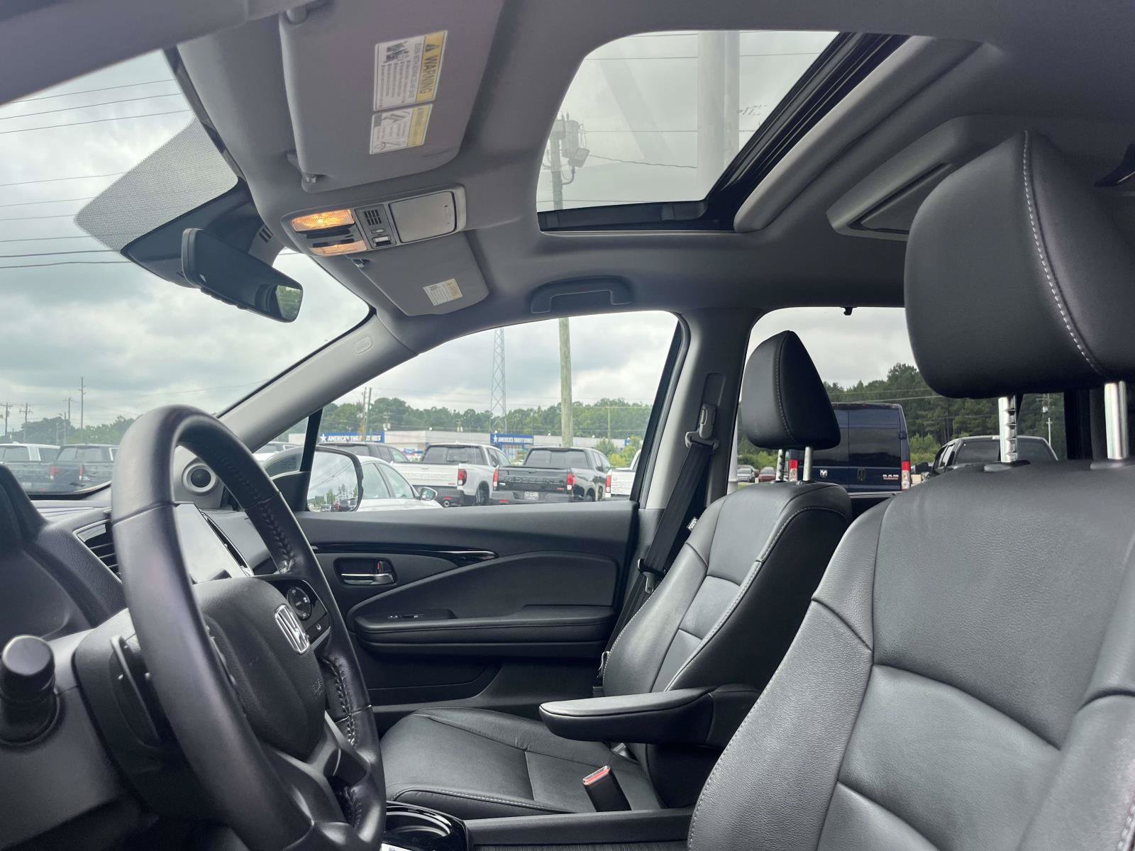 Used 2022 Honda Pilot Touring image 17