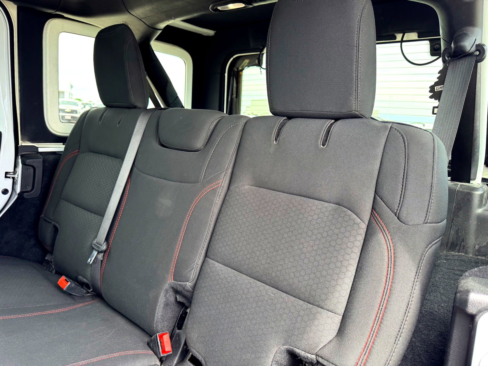 Used 2019 Jeep Wrangler Unlimited Rubicon AWD/4WD image 17