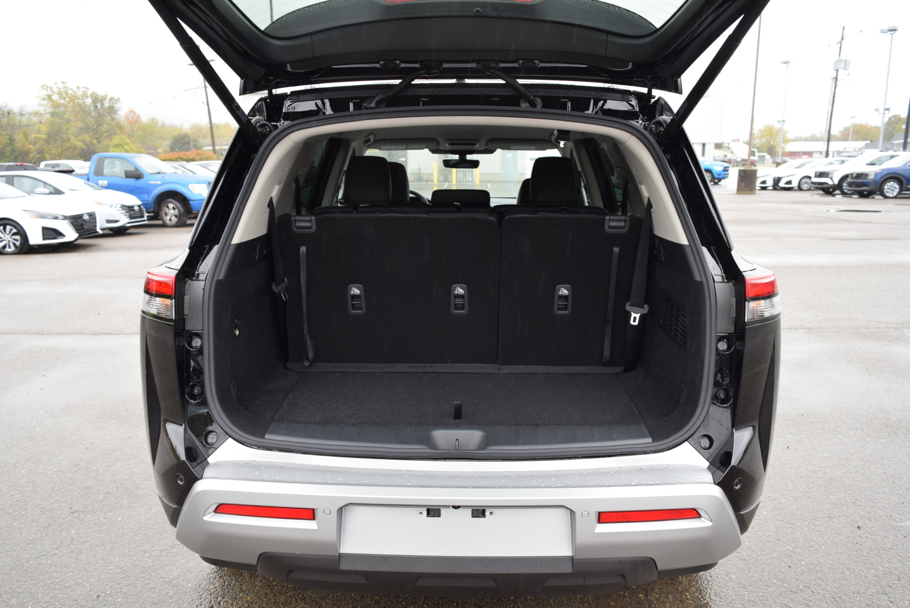 New 2025 Nissan Pathfinder SL image 9