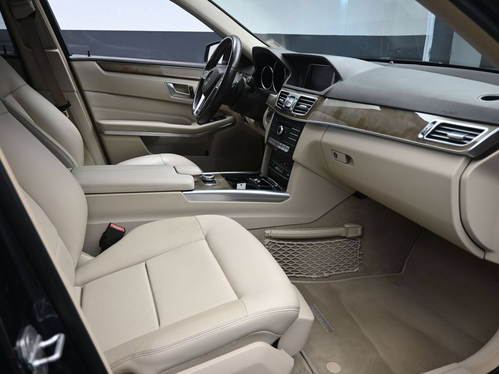 Used 2016 Mercedes-Benz E 350 Sedan image 28