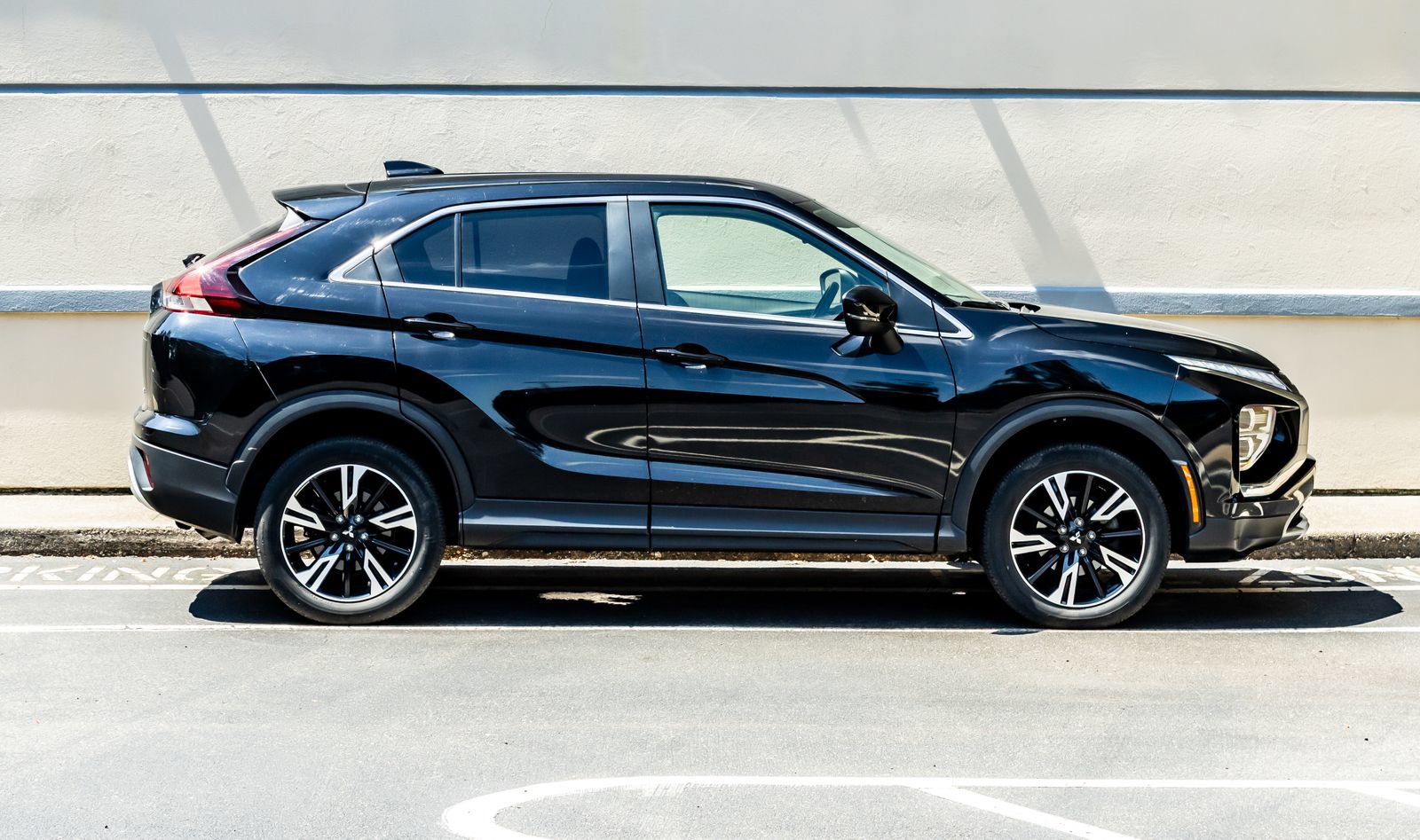Used 2023 Mitsubishi Eclipse Cross SE AWD/4WD image 9