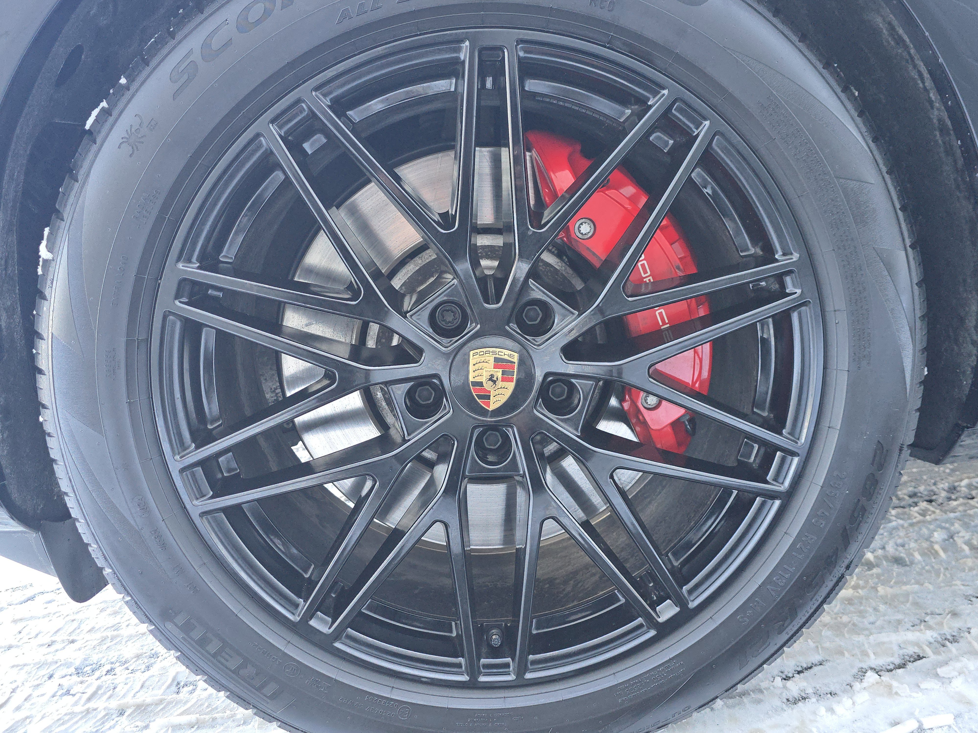 Certified 2025 Porsche Cayenne GTS image 28