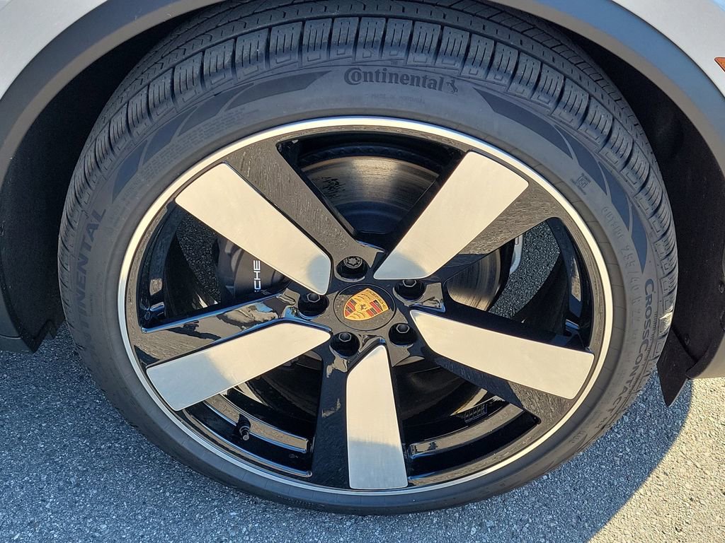 New 2026 Porsche Macan Electric image 13