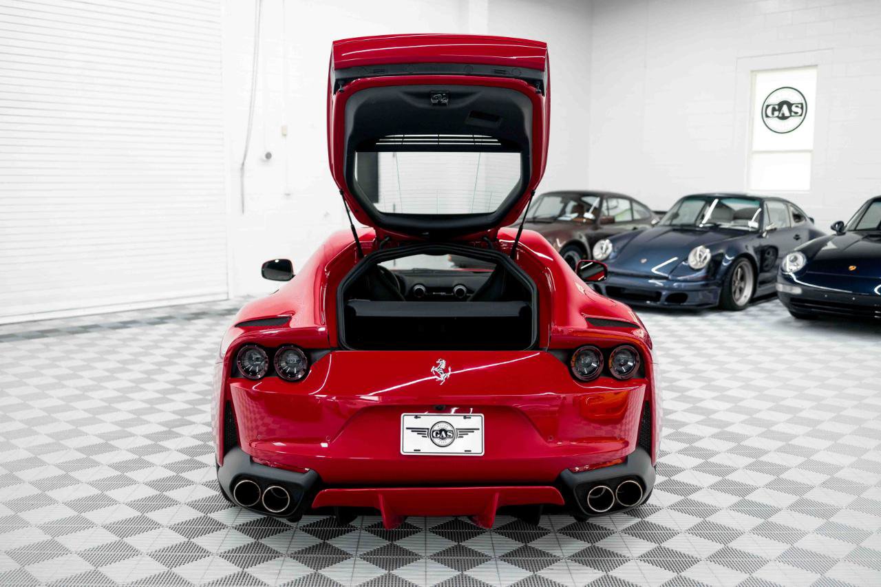 Used 2018 Ferrari 812 Superfast RWD image 93