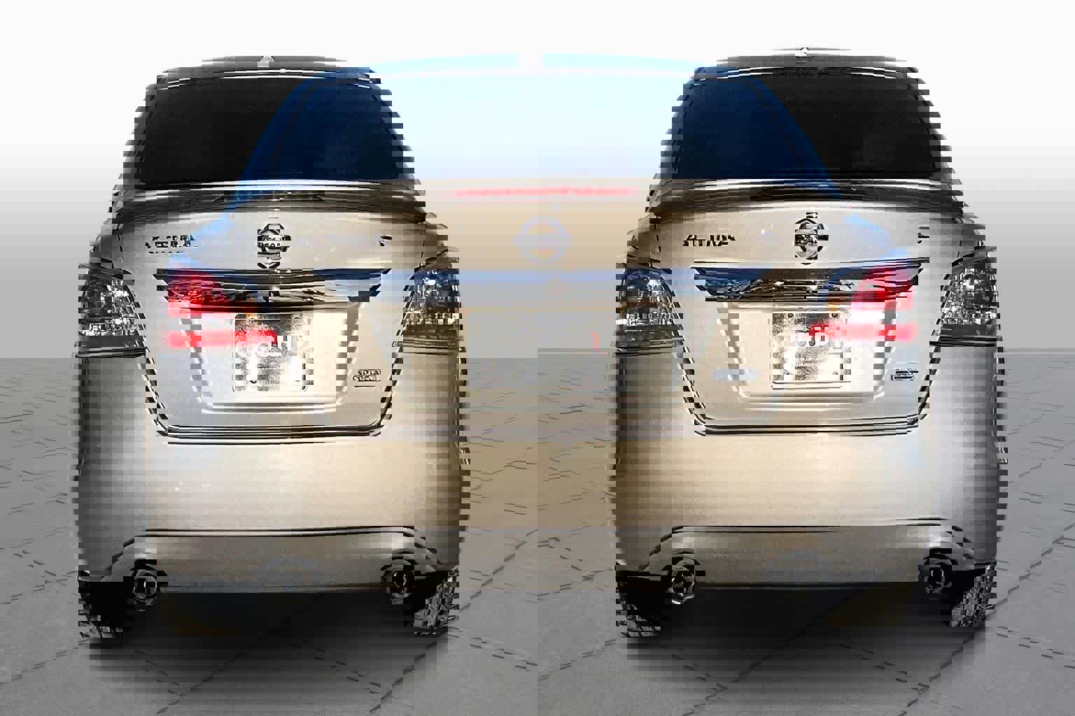 Used 2015 Nissan Altima 2.5 S w/ Special Edition Package image 4