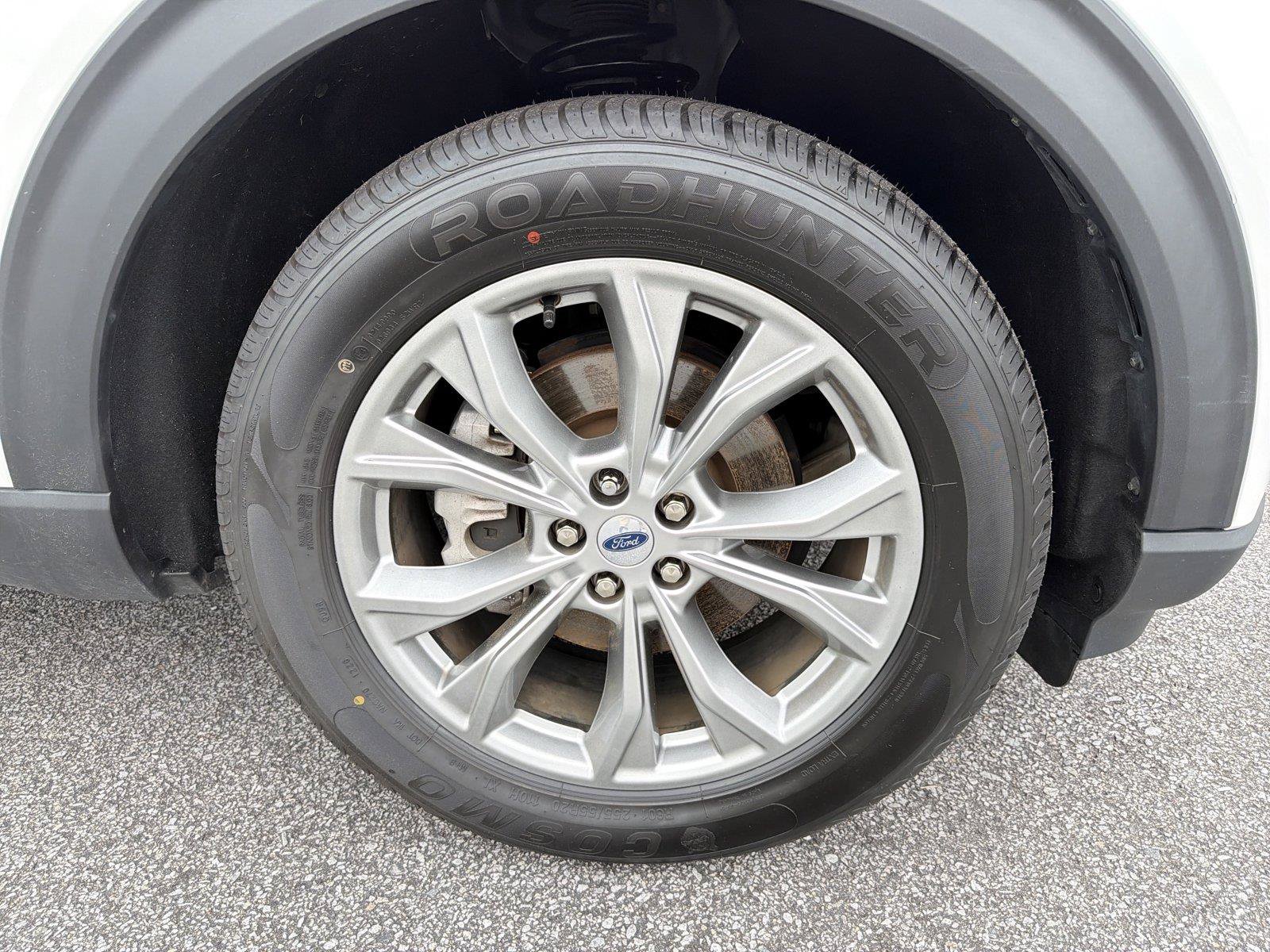 Used 2023 Ford Explorer XLT w/ Equipment Group 202A RWD image 11