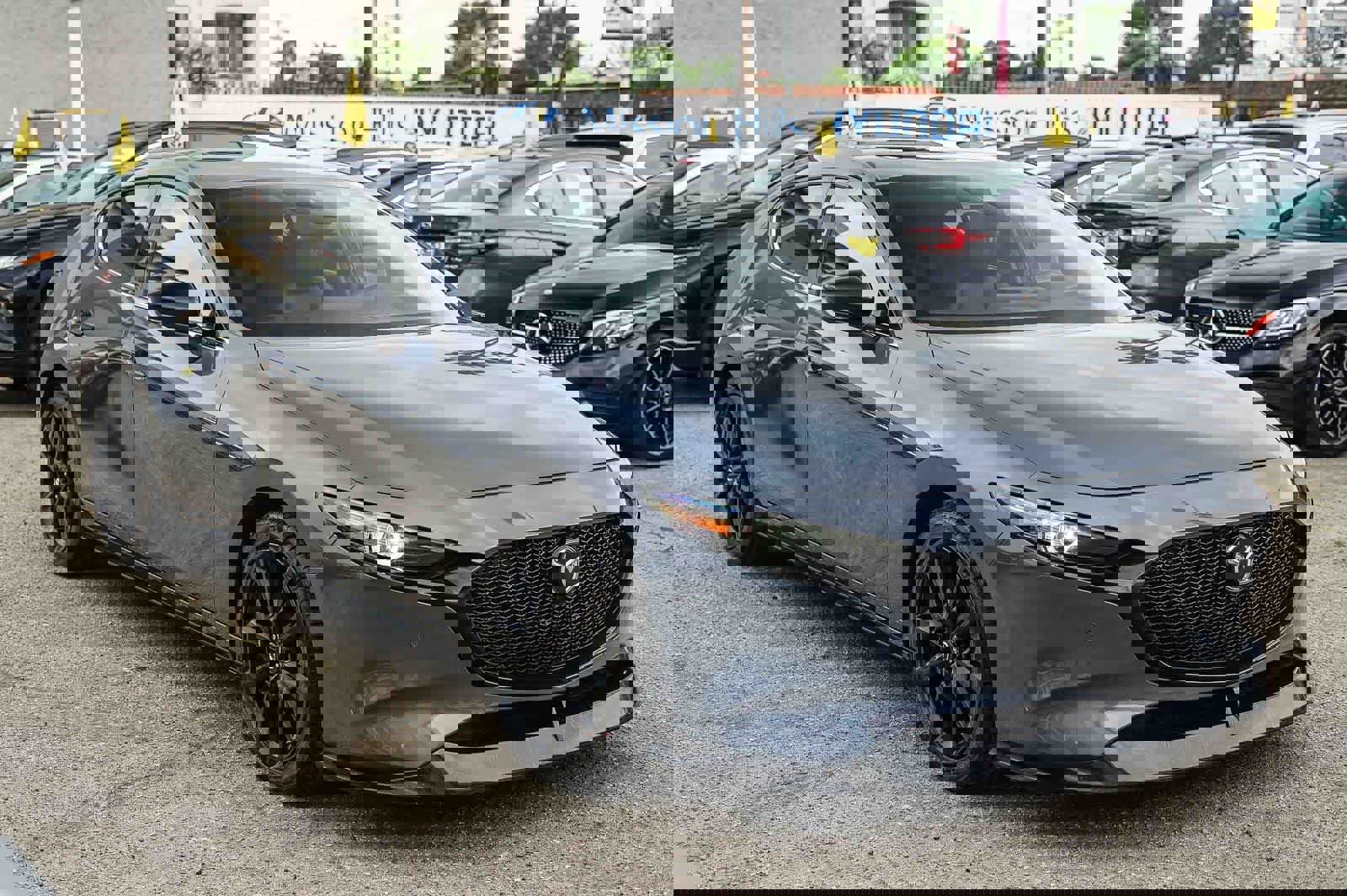 Used 2021 MAZDA MAZDA3 Hatchback w/Premium Plus Pkg image 5