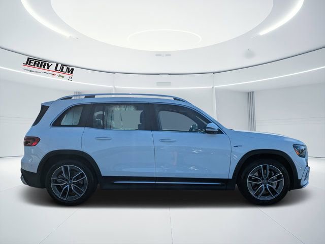 Used 2025 Mercedes-Benz GLB 35 AMG 4MATIC image 2