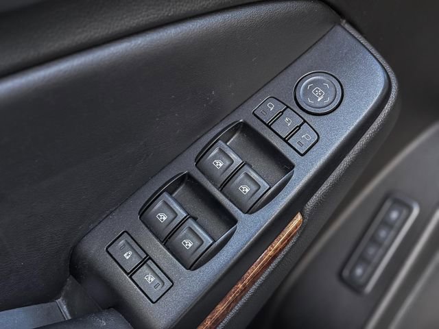 Used 2019 Chevrolet Suburban Premier image 48