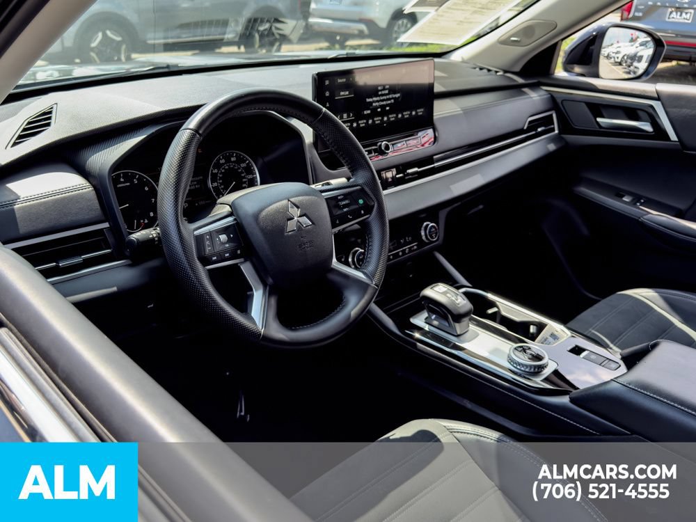 Used 2025 Mitsubishi Outlander SE FWD image 8