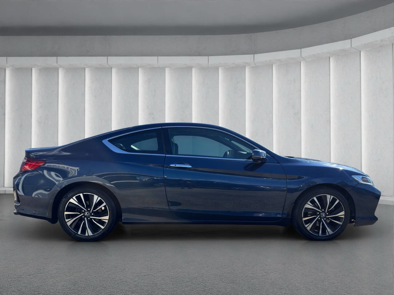 Used 2017 Honda Accord EX-L image 6