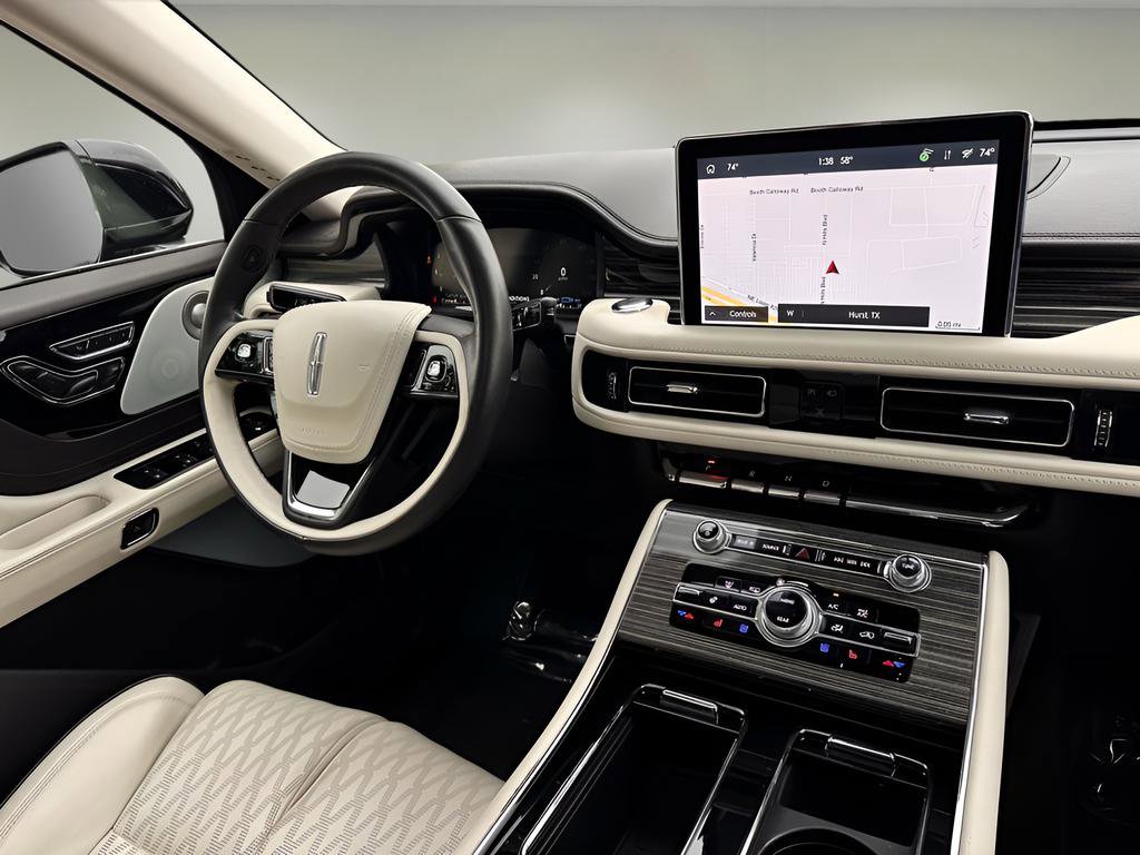 Used 2023 Lincoln Aviator Black Label Grand Touring AWD/4WD image 7