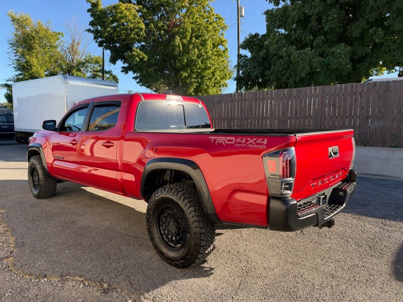 Used 2017 Toyota Tacoma TRD Off-Road AWD/4WD image 9