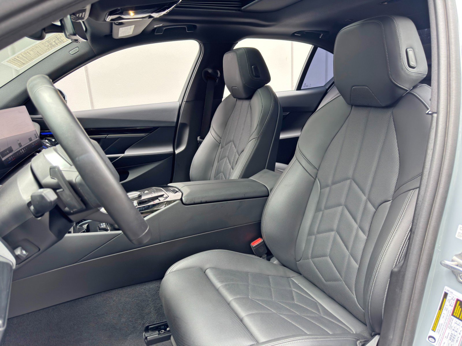 Used 2024 BMW 530i w/ M Sport Package RWD image 43