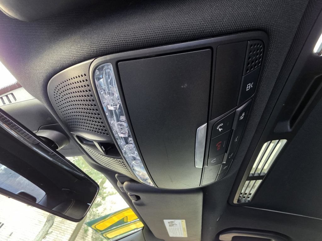 Used 2017 Mercedes-Benz E 300 image 25