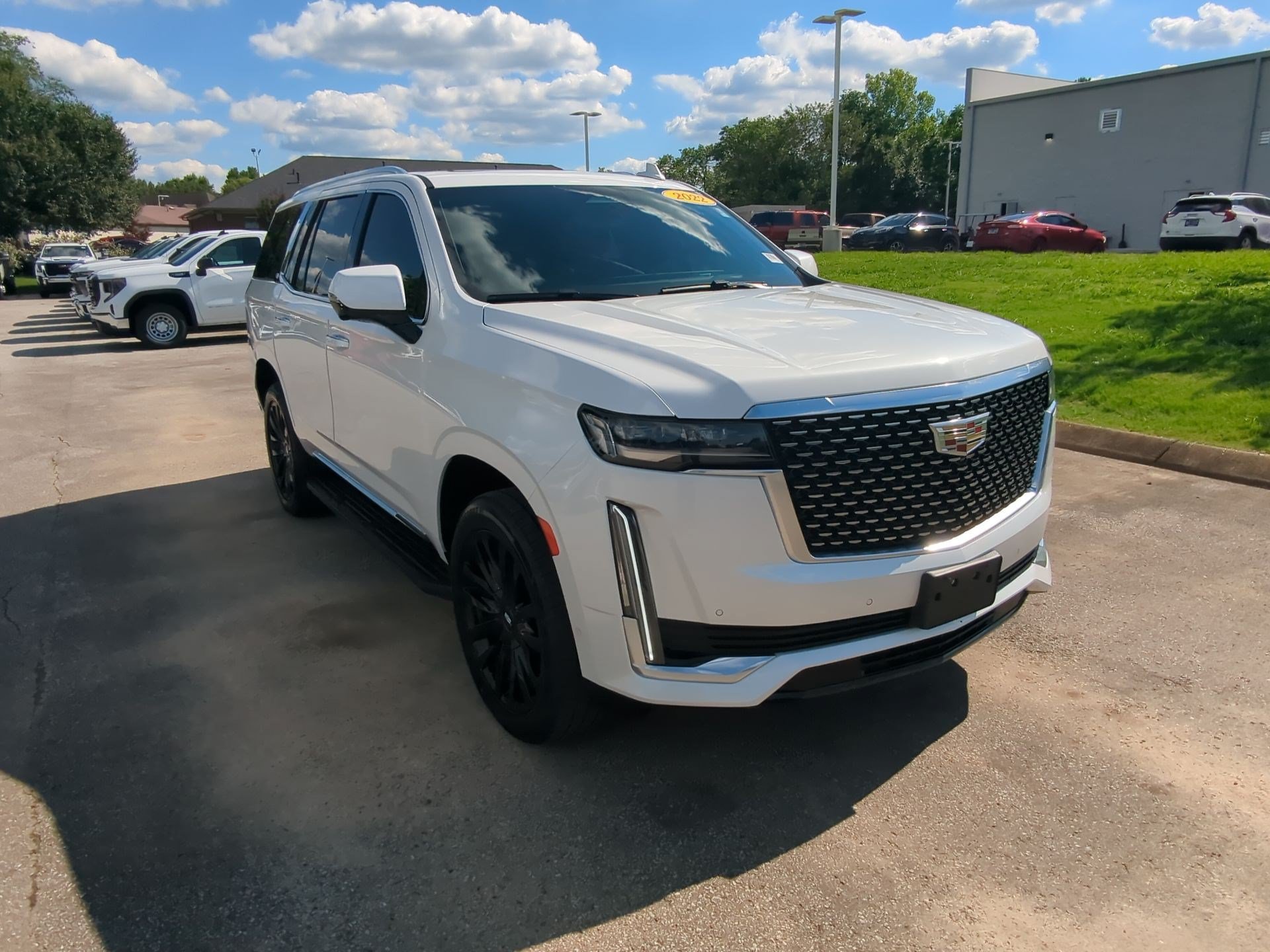 Used 2022 Cadillac Escalade Premium Luxury RWD image 2